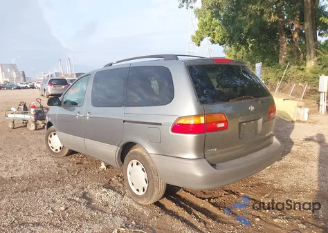2000 Toyota Sienna Le from USA, damaged, VIN 4T3ZF13C8YU270960